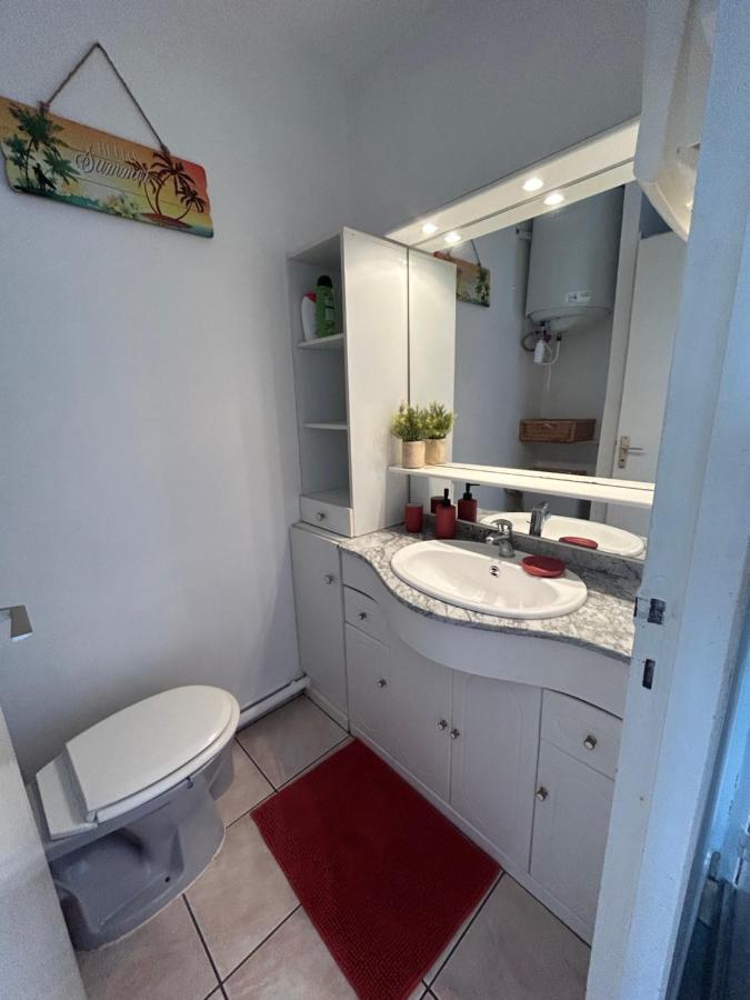 Studio Vue Mer Situe A Cote De La Plage Quartier Des Quilles セット エクステリア 写真
